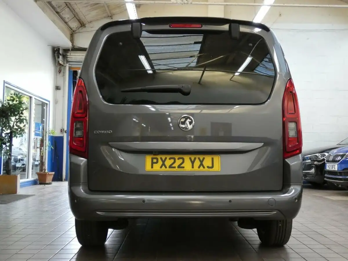 2022-vauxhall-combo-life-15-se-xl-100ps-big-27