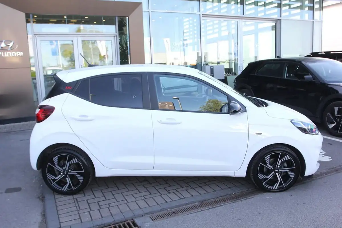 2024-hyundai-i10-10-t-gdi-n-line-90ps-two-tone-roof-big-4