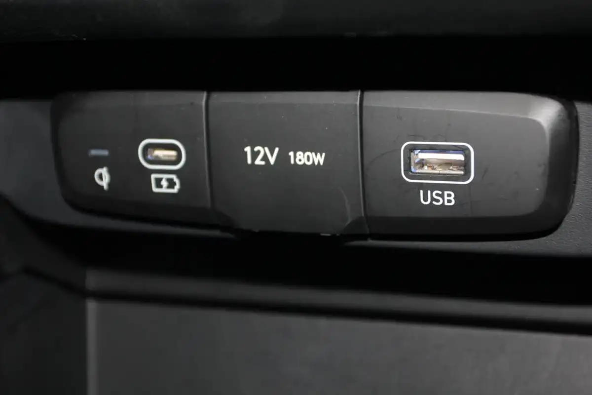 2024-hyundai-i10-10-t-gdi-n-line-90ps-two-tone-roof-big-28