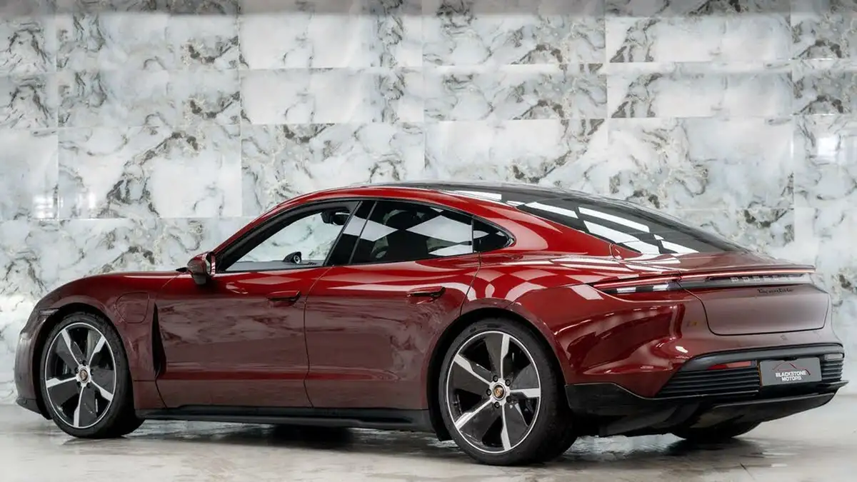 2020-porsche-taycan-e-turbo-big-5