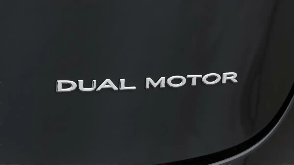 2021-tesla-model-3-e-long-range-awd-big-22