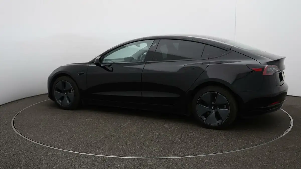 2021-tesla-model-3-e-long-range-awd-big-39