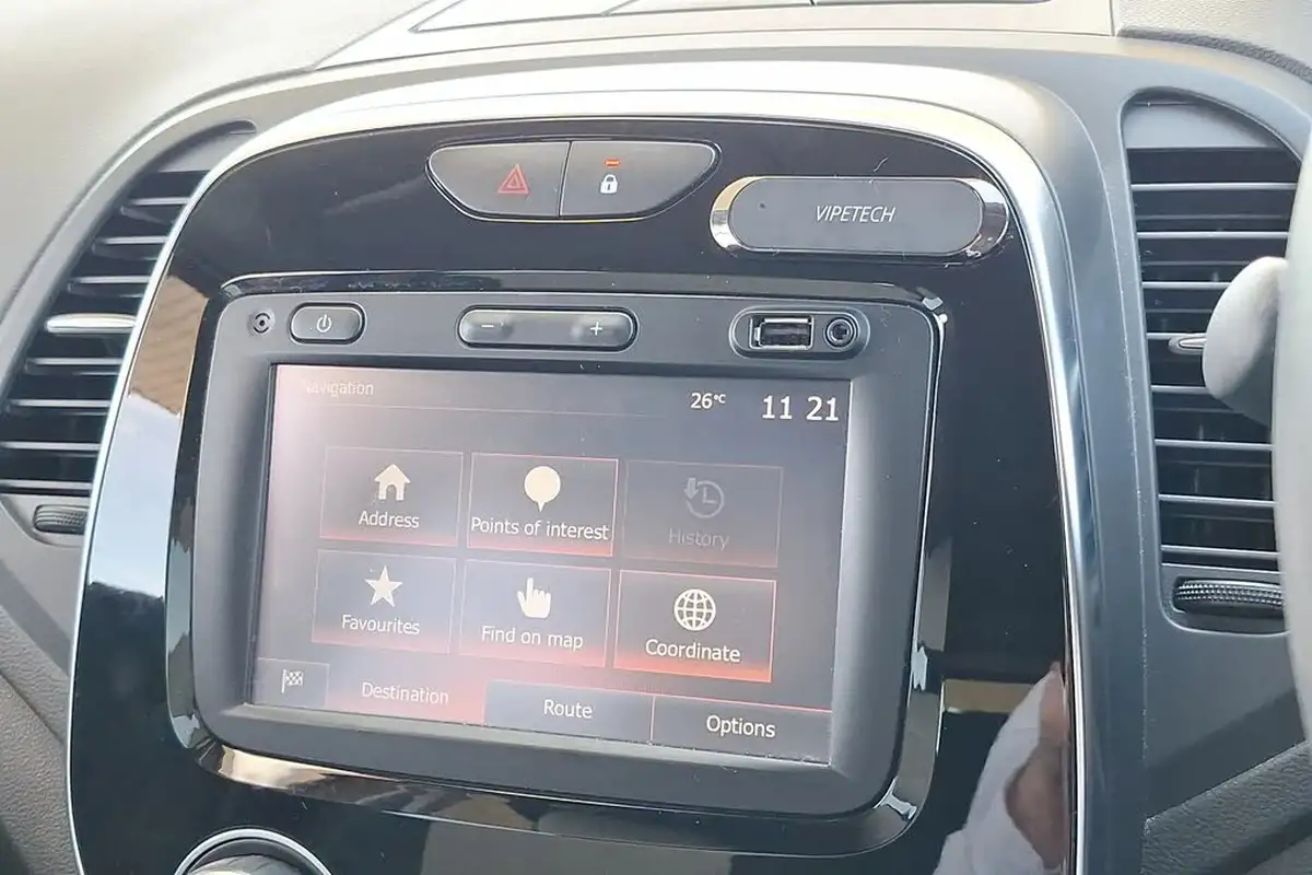 2018-renault-captur-15dci-iconic-big-34