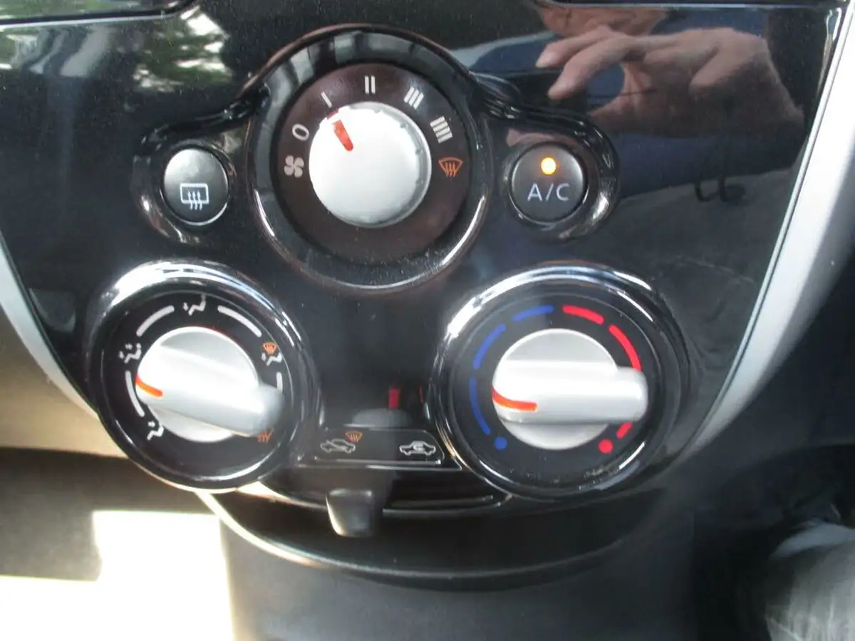 2014-nissan-note-12-acenta-80ps-style-pack-big-37
