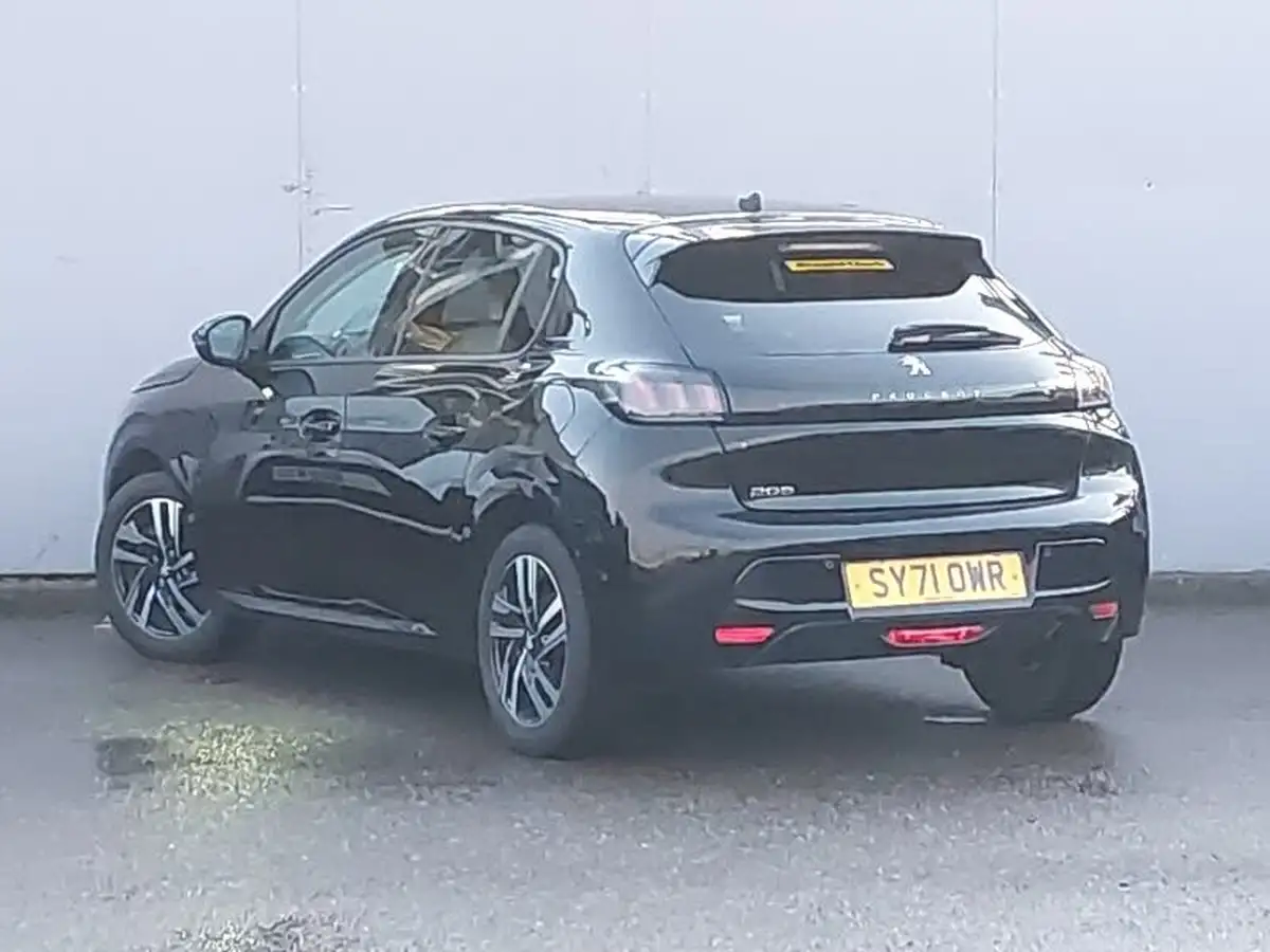 2021-peugeot-208-12-puretech-allure-100bhp-big-1