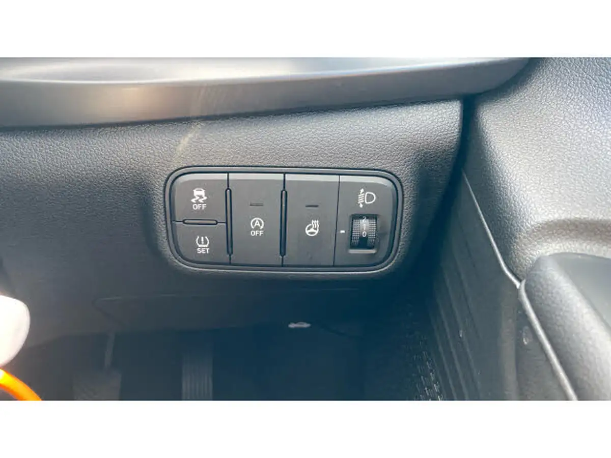 2024-hyundai-i20-10-t-gdi-premium-big-33