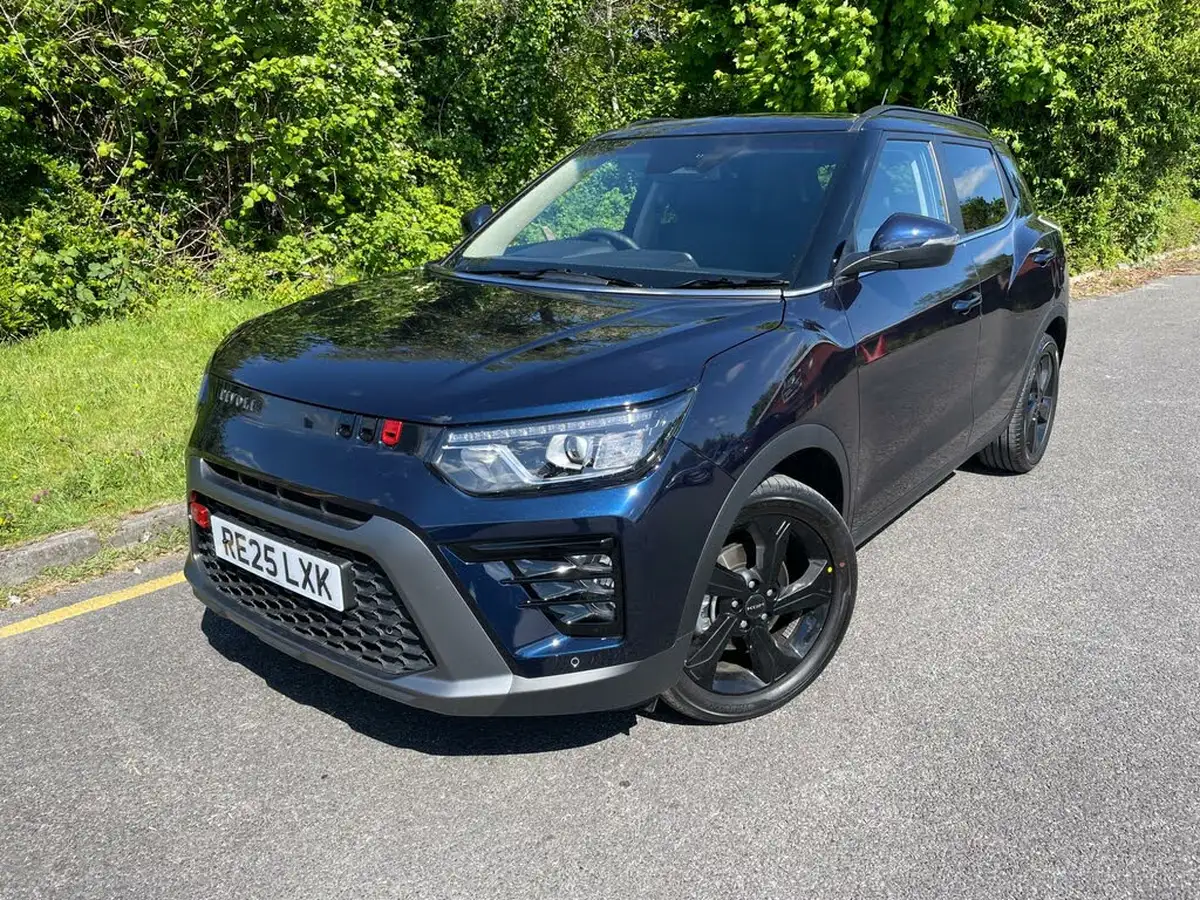 2025-kgm-ssangyong-tivoli-15-k40-big-2