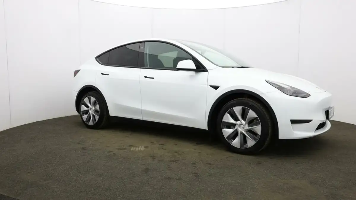 2023-tesla-model-y-e-rwd-big-47