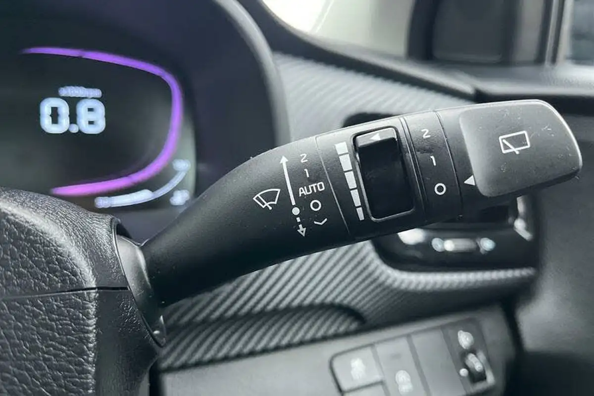2024-kia-stonic-10-t-gdi-gt-line-s-98bhp-dct-big-14