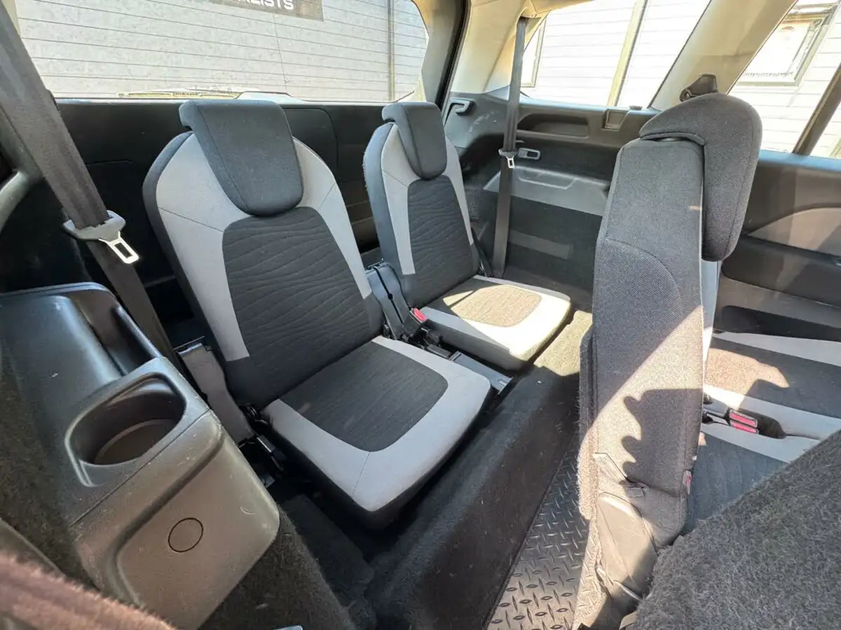 2015-citroen-grand-c4-picasso-16e-hdi-vtr-115ps-big-24