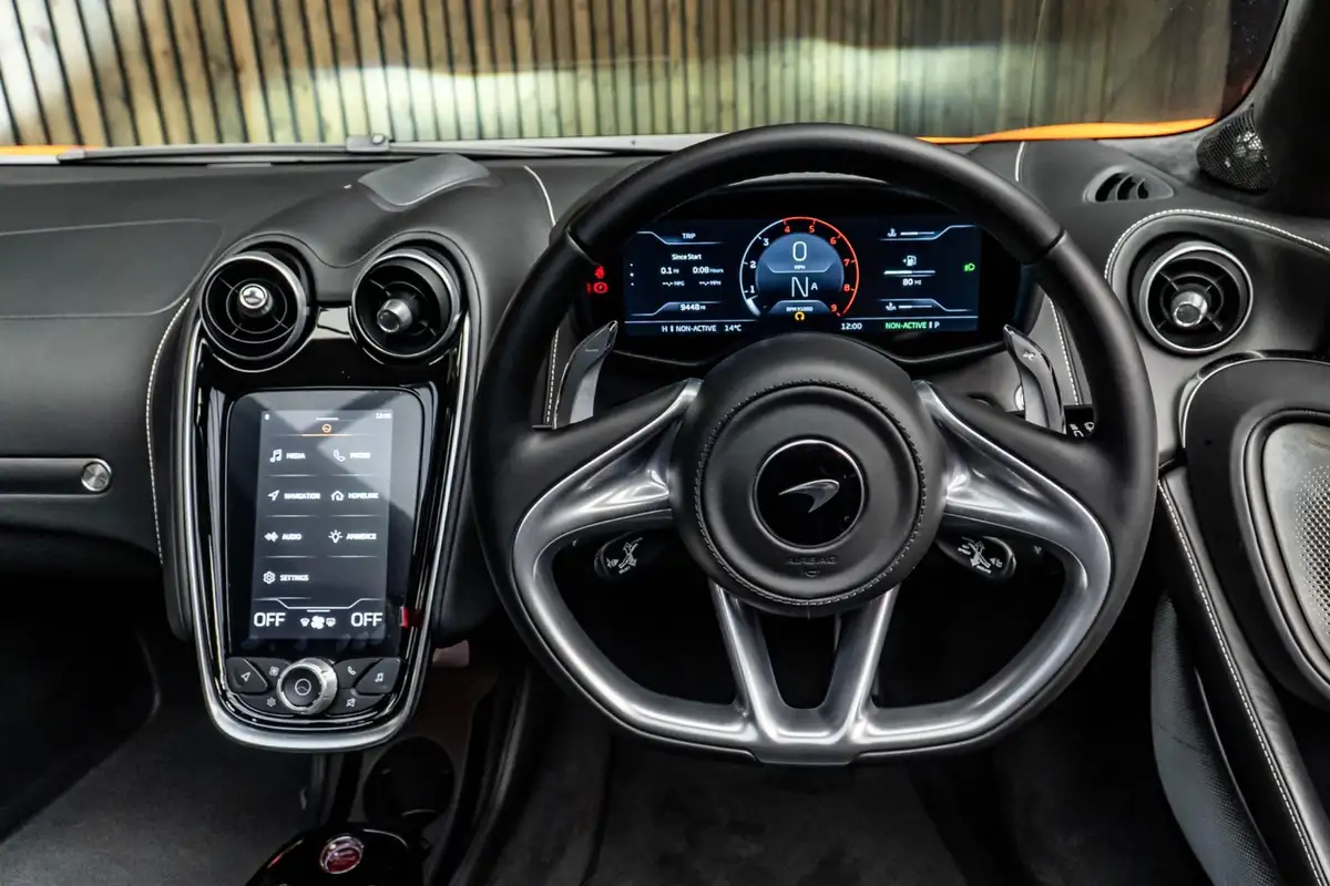 2022-mclaren-gt-40-big-26