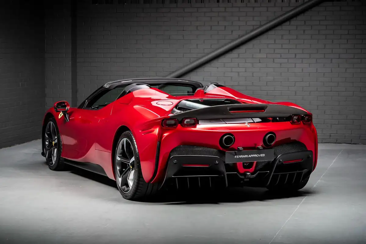 2023-ferrari-sf90-40t-v8-f1-dct-ss-4wd-big-8