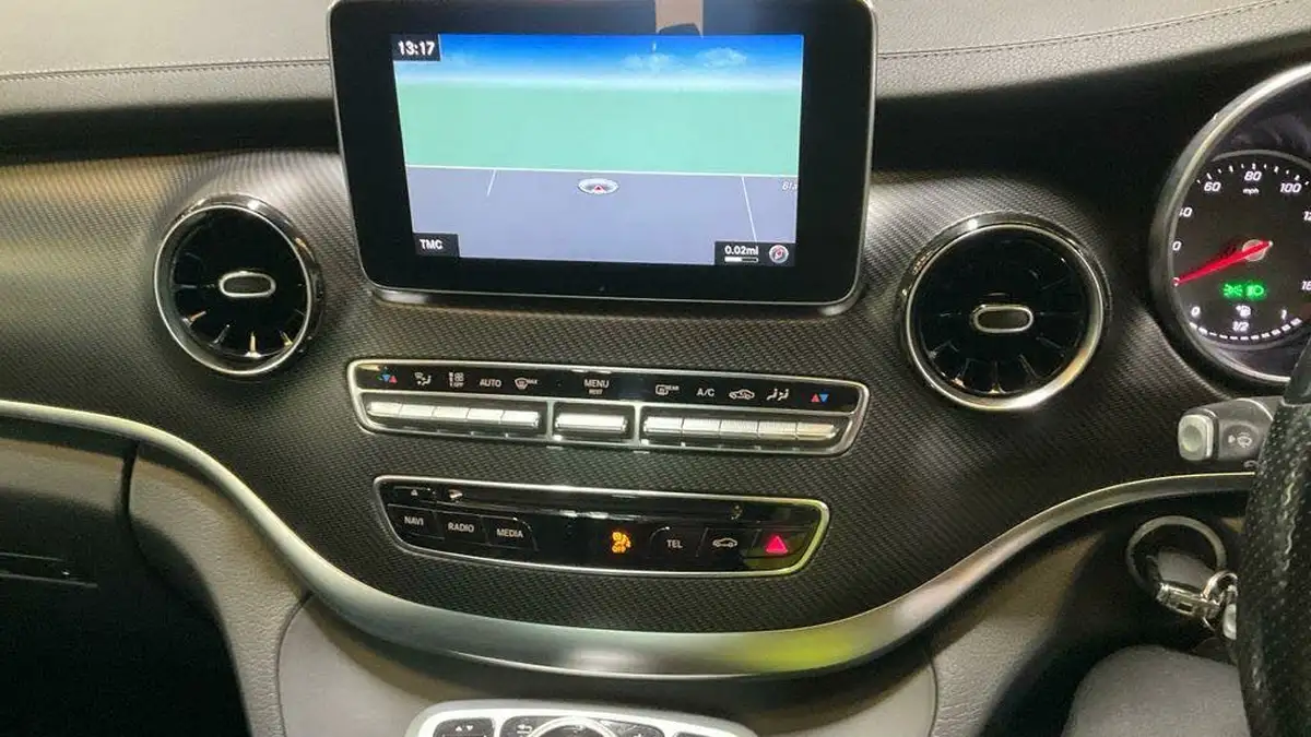2021-mercedes-benz-v-class-20d-v300d-amg-line-long-239ps-big-6