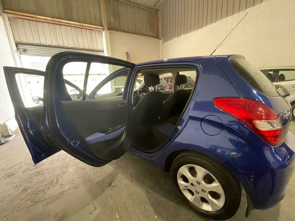 2010-hyundai-i20-14-comfort-5d-auto-big-16