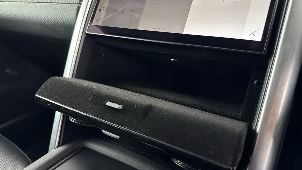 2021-land-rover-discovery-30-d250-r-dynamic-se-250ps-big-21