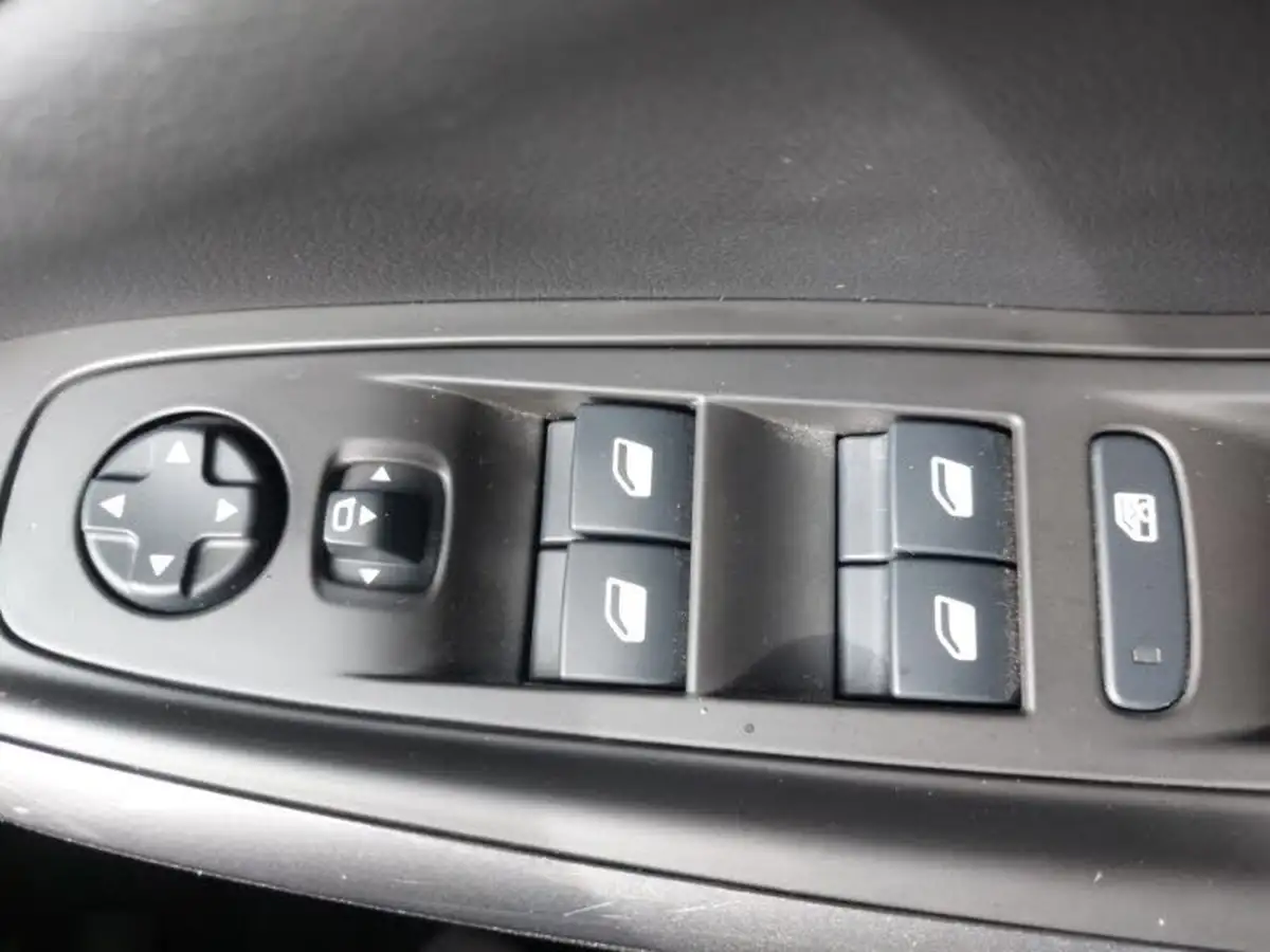 2020-vauxhall-grandland-x-12-elite-nav-big-12
