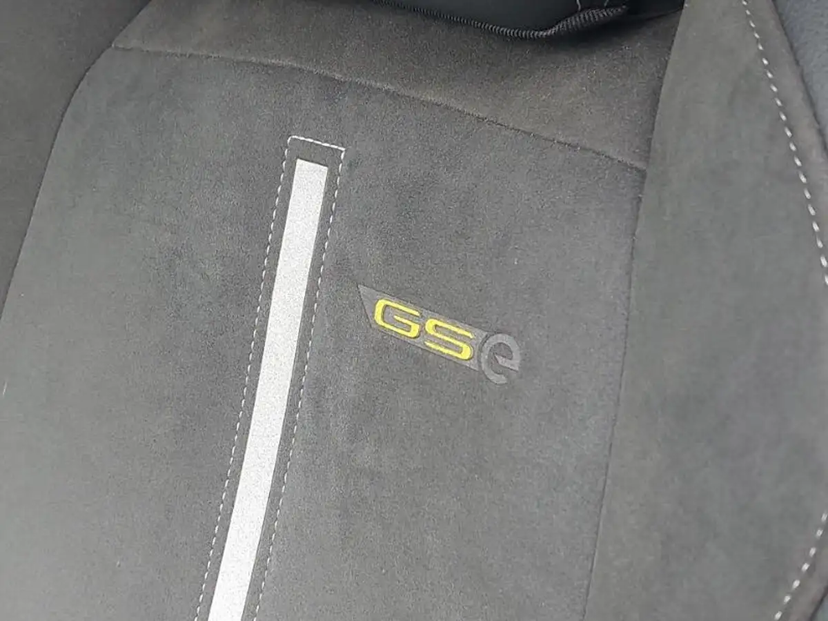 2023-vauxhall-grandland-16-gse-big-13
