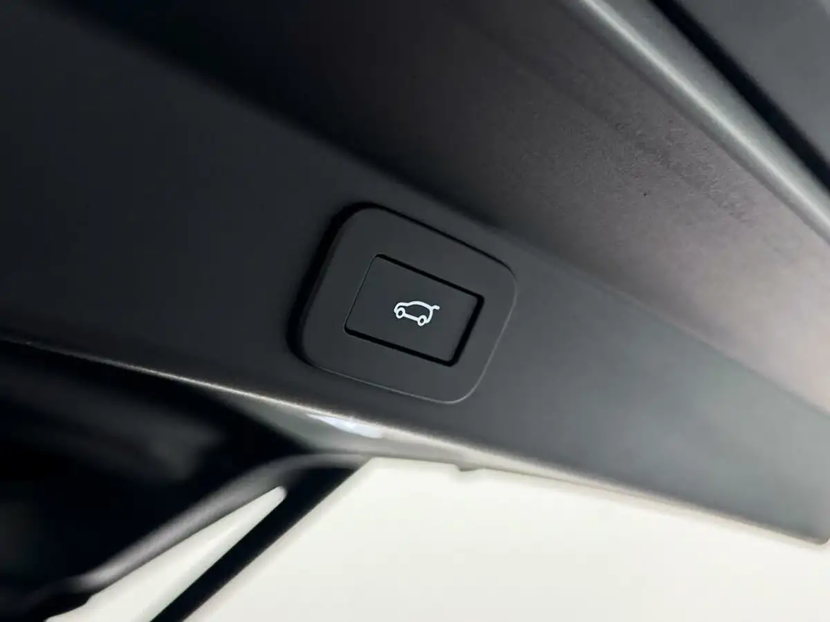2023-land-rover-range-rover-sport-big-12