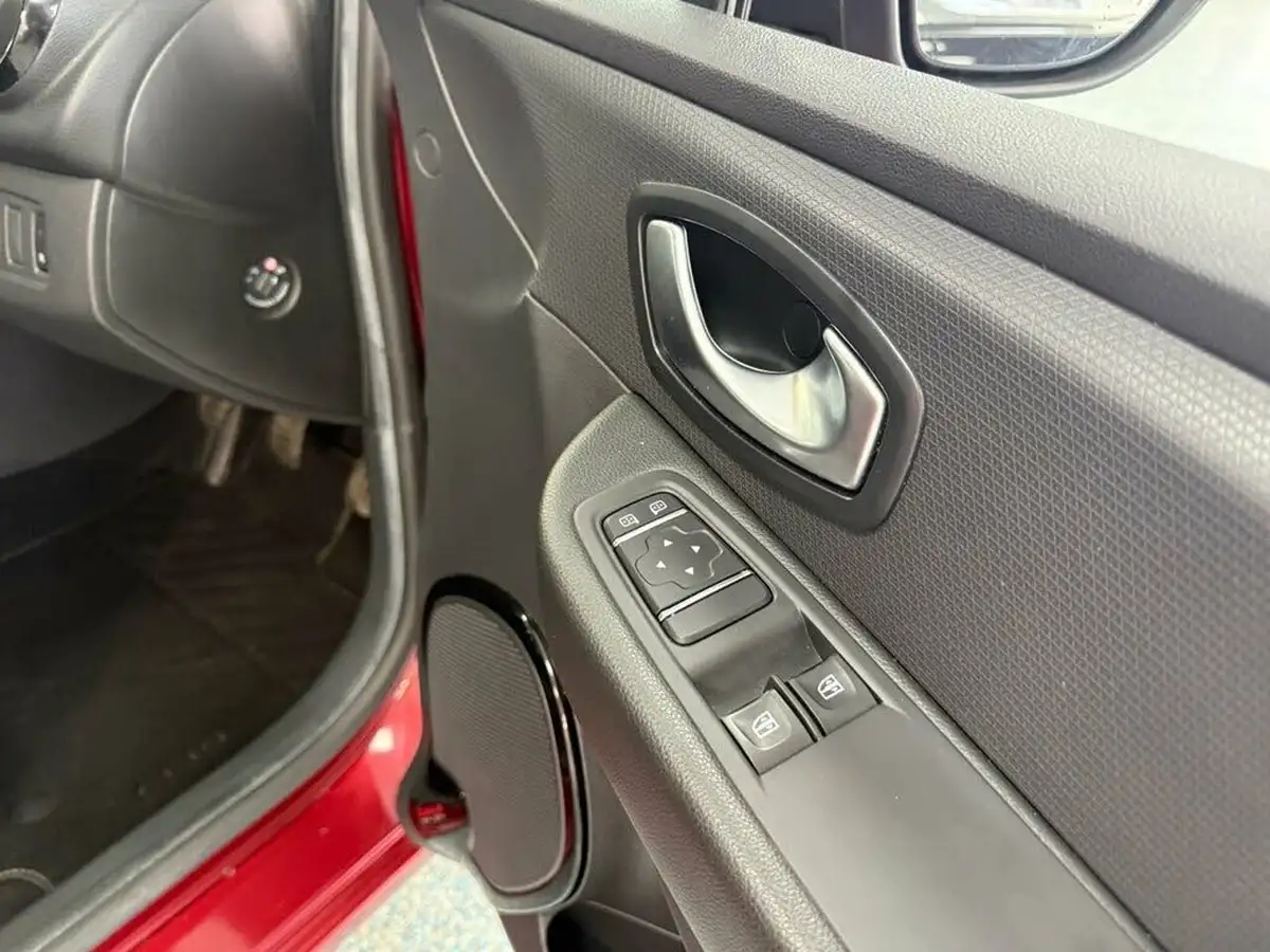 2018-renault-clio-09-tce-dynamique-nav-big-25