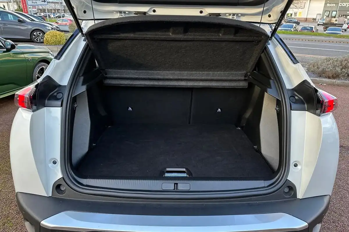 2021-peugeot-2008-suv-e-gt-premium-big-5
