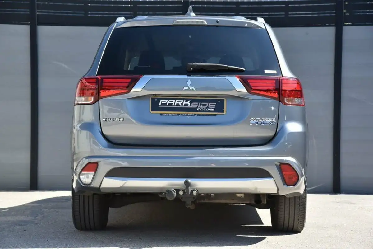 2018-mitsubishi-outlander-20-juro-phev-big-9