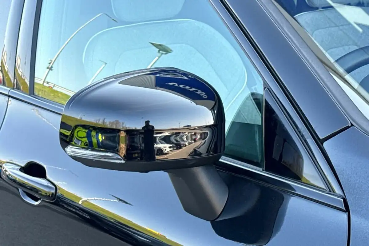 2023-volvo-xc60-20-t8-ultimate-dark-big-18