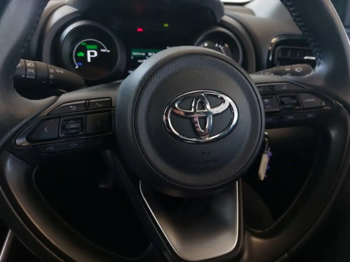 2022-toyota-yaris-15-vvt-i-design-big-10