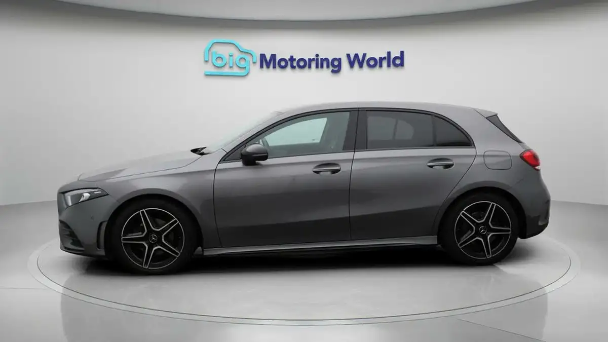 2022-mercedes-benz-a-class-13-a200-amg-line-executive-edition-hatchback-5d-7g-dct-big-4