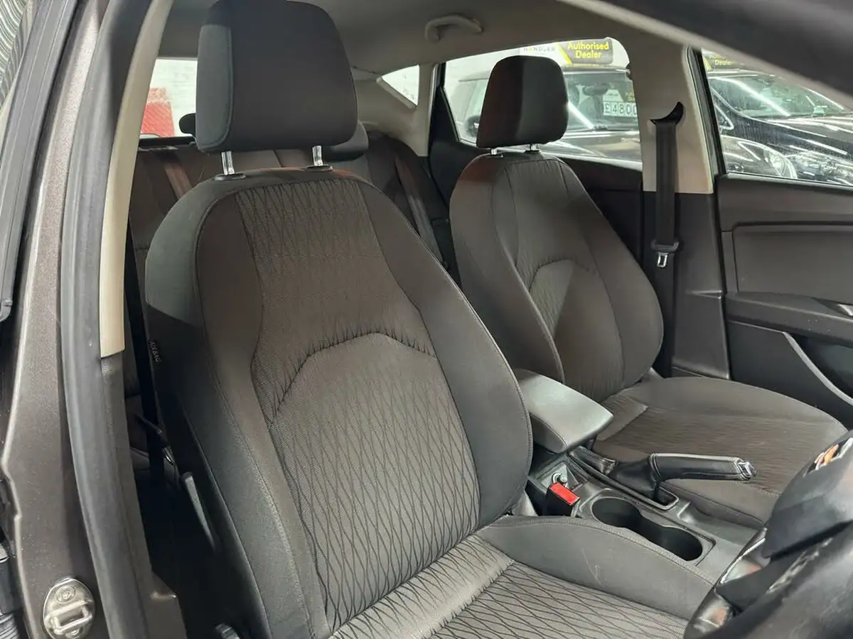 2015-seat-leon-14-se-tech-pack-hatchback-5d-1395cc-big-50