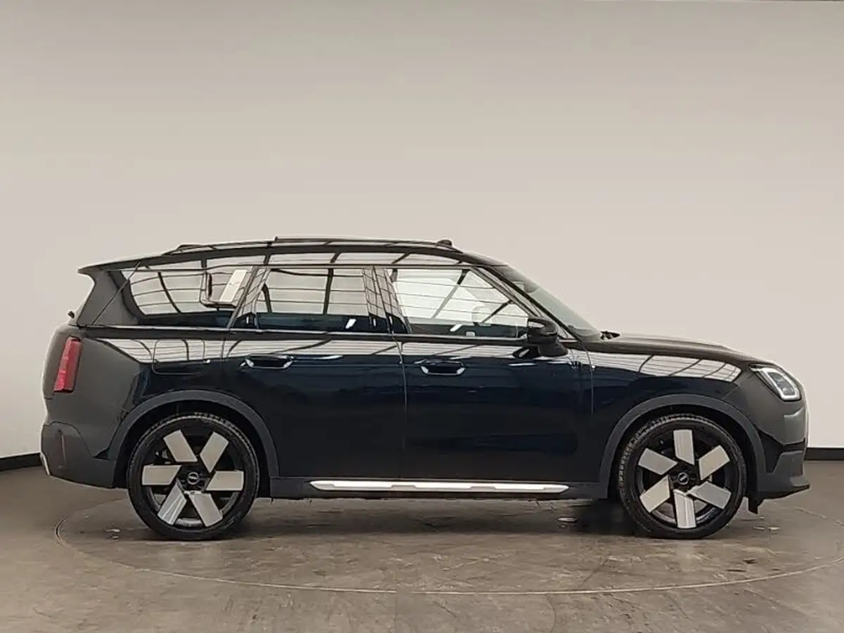 2024-mini-countryman-e-cooper-e-exclusive-big-2