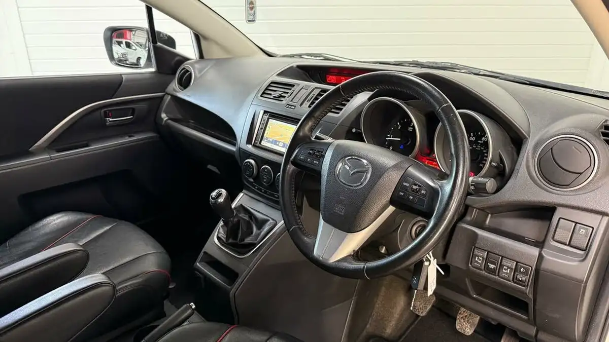 2012-mazda-mazda5-16d-sport-big-14