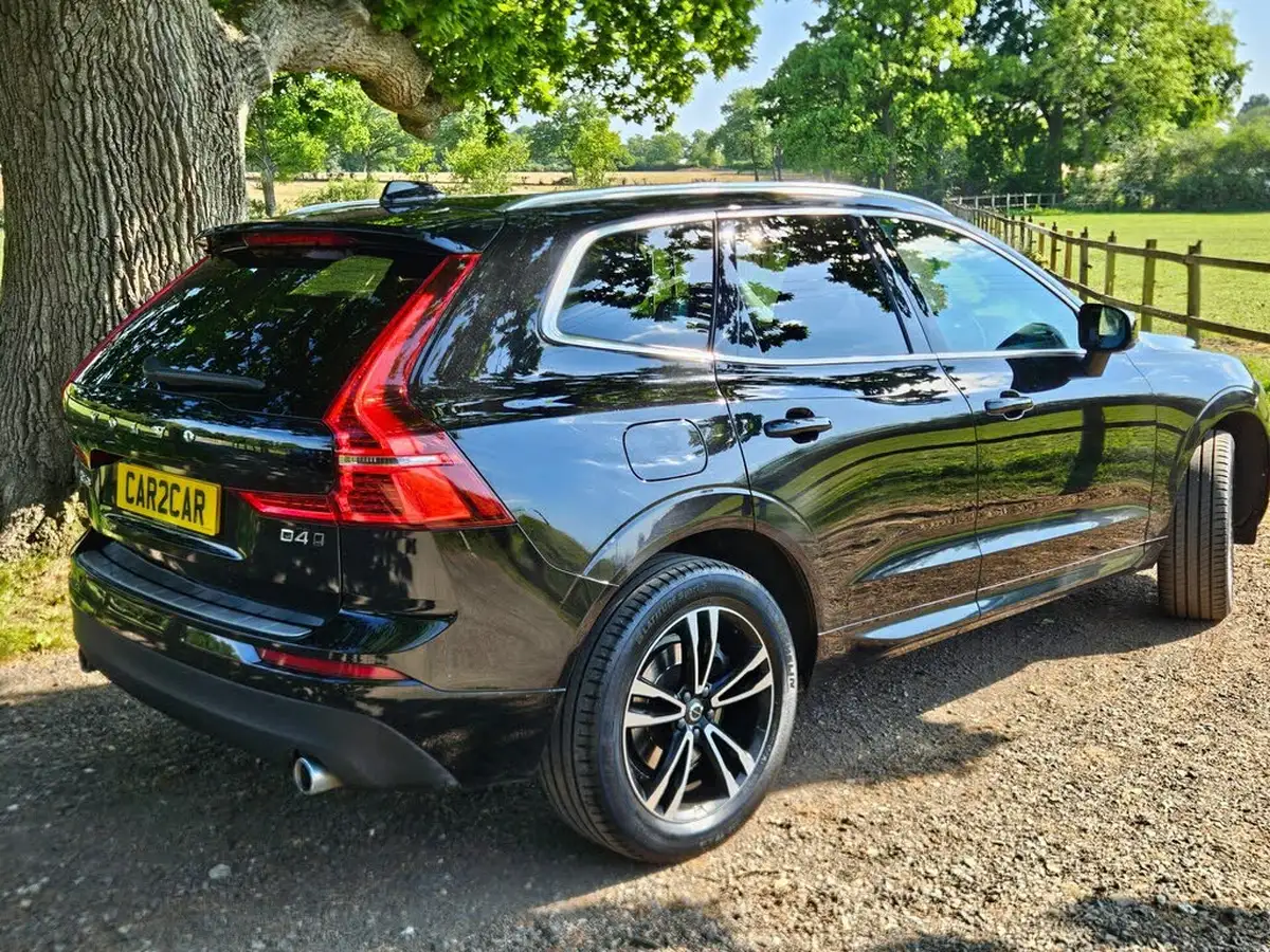 2018-volvo-xc60-20td-d4-momentum-pro-awd-geartronic-big-2