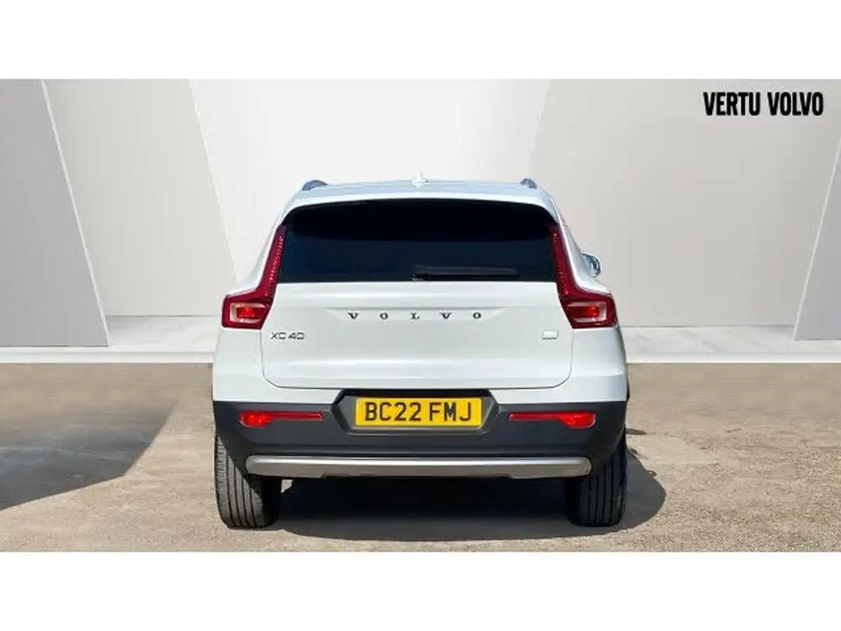 2022-volvo-xc40-15-t4-inscription-big-12