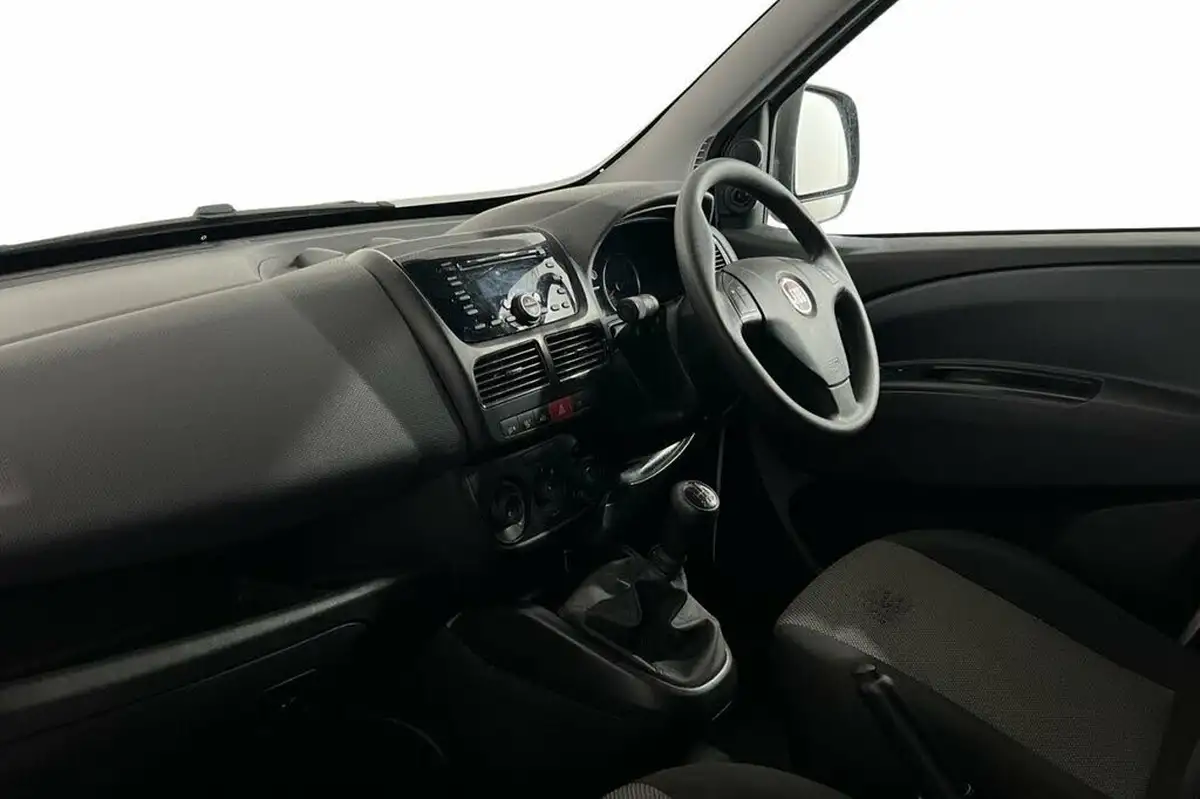2021-fiat-doblo-cargo-13td-l2h1-maxi-panel-van-big-10