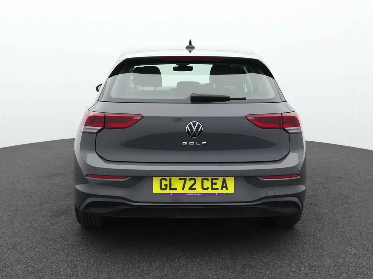 2022-volkswagen-golf-15-tsi-life-130ps-hatchback-big-2