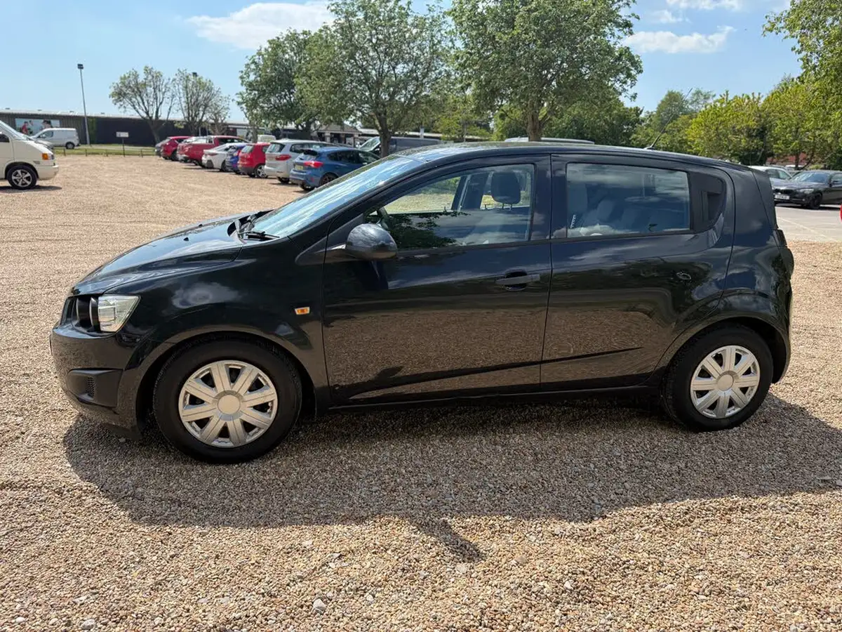 2012-chevrolet-aveo-12-ls-84bhp-1229cc-big-3