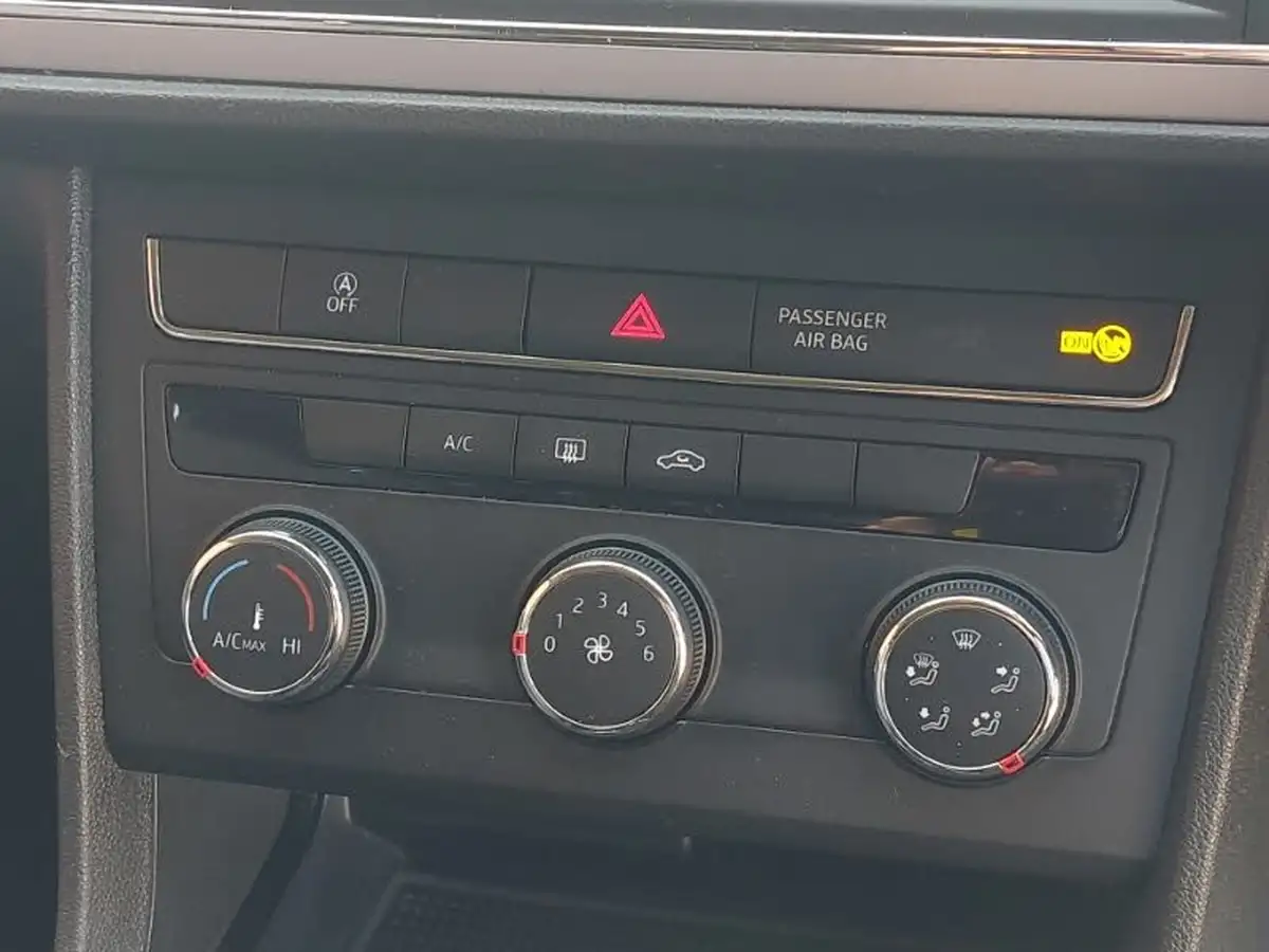 2018-seat-leon-12-tsi-se-dynamic-technology-hatchback-big-13
