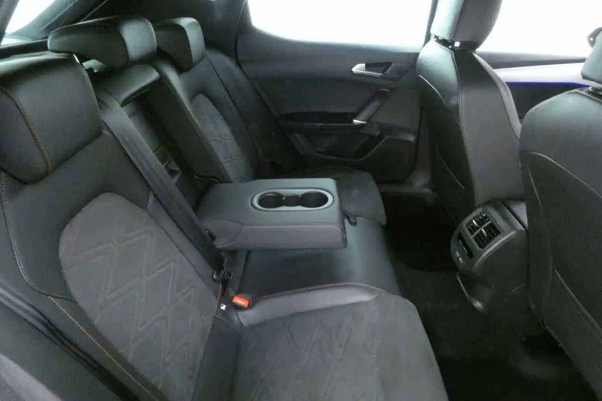 2022-seat-leon-big-14