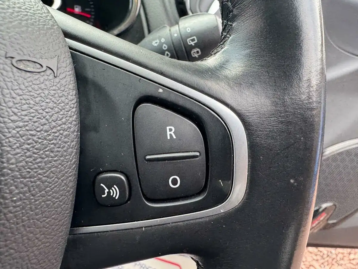 2019-renault-clio-09-tce-gt-line-big-51