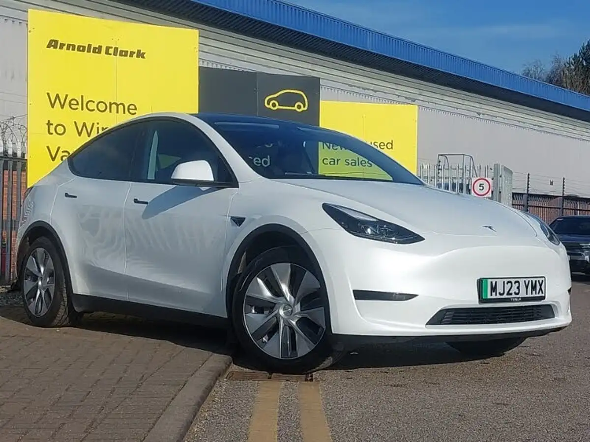 2023-tesla-model-y-e-rwd-big-0