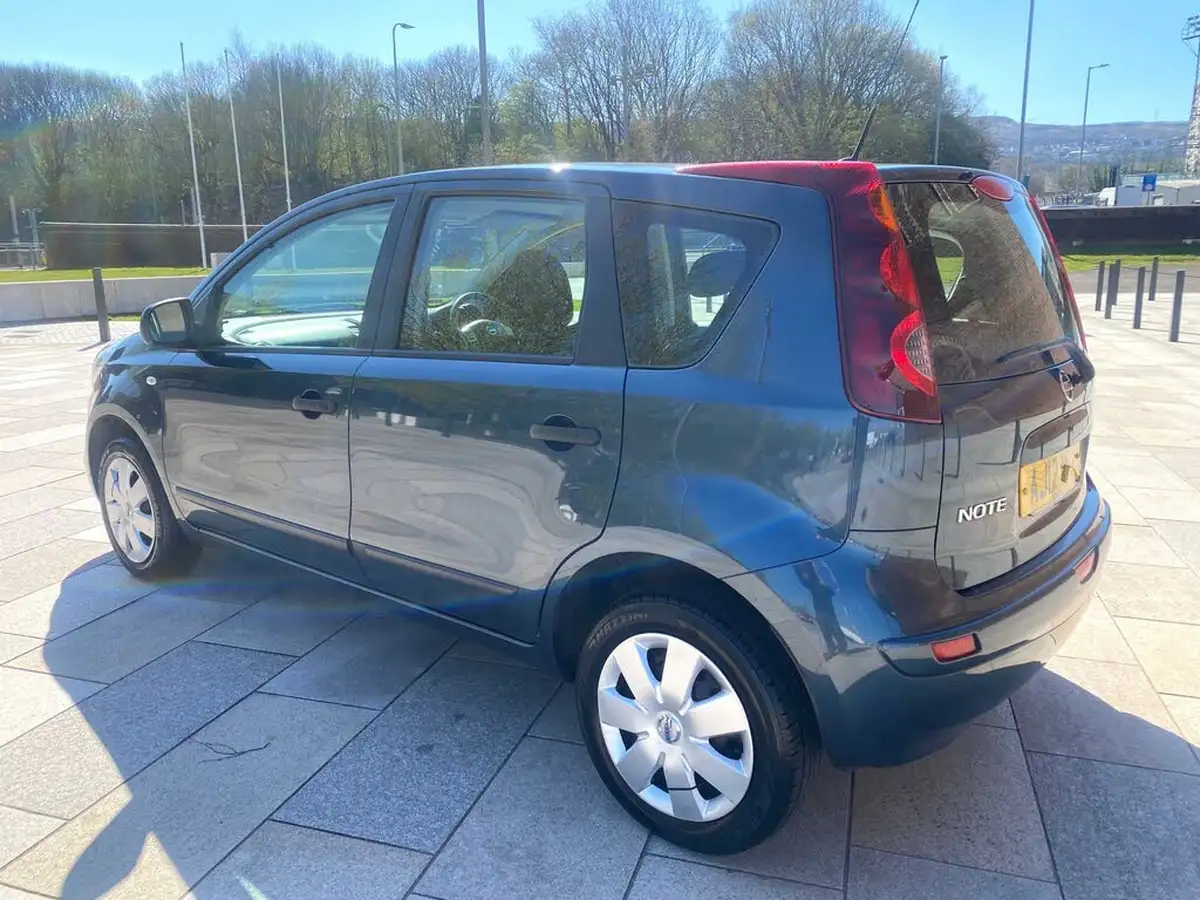 2012-nissan-note-14-visia-big-3