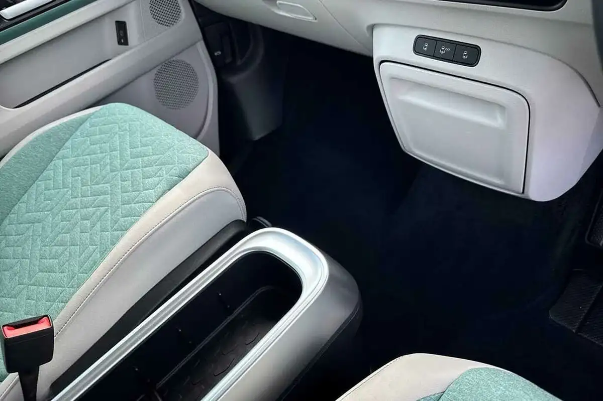 2023-volkswagen-idbuzz-e-style-standard-big-16