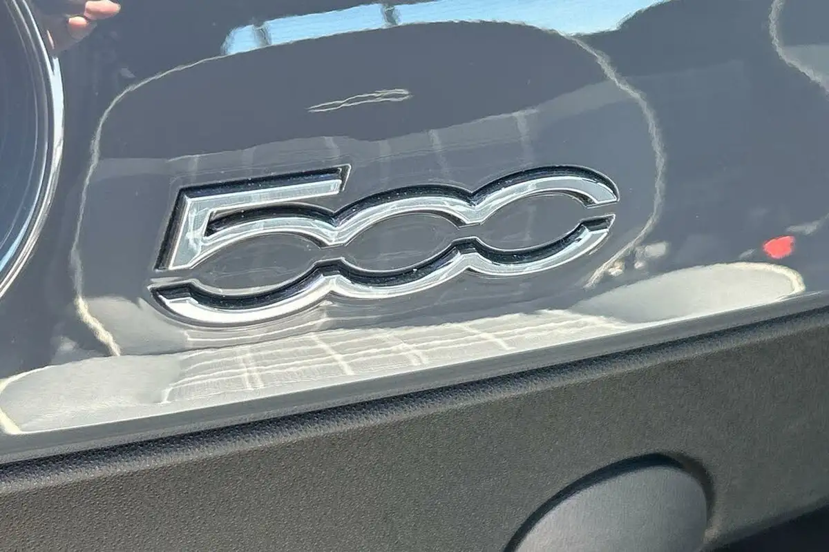 2020-fiat-500-10-lounge-big-15