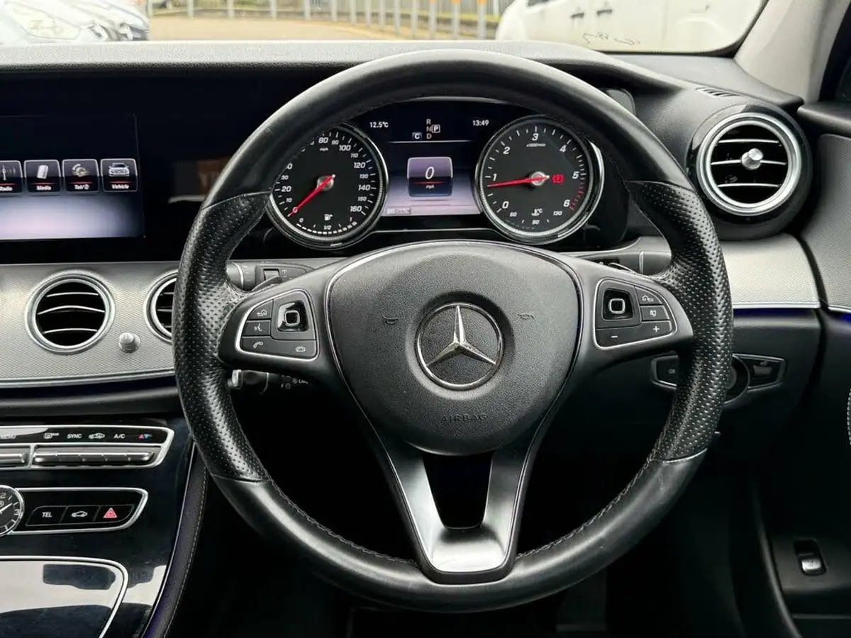 2017-mercedes-benz-e-class-20d-e220d-se-ss-estate-5d-big-52