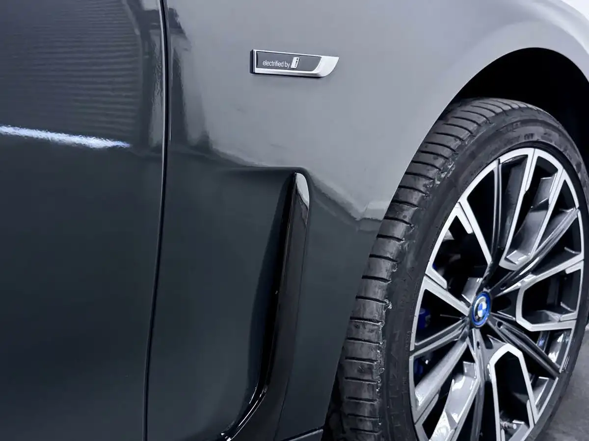 2022-bmw-7-series-30-745e-m-sport-big-14