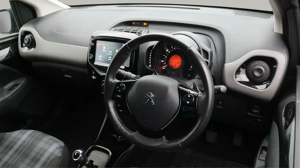 2019-peugeot-108-10-allure-hatchback-5d-2-tronic-big-9