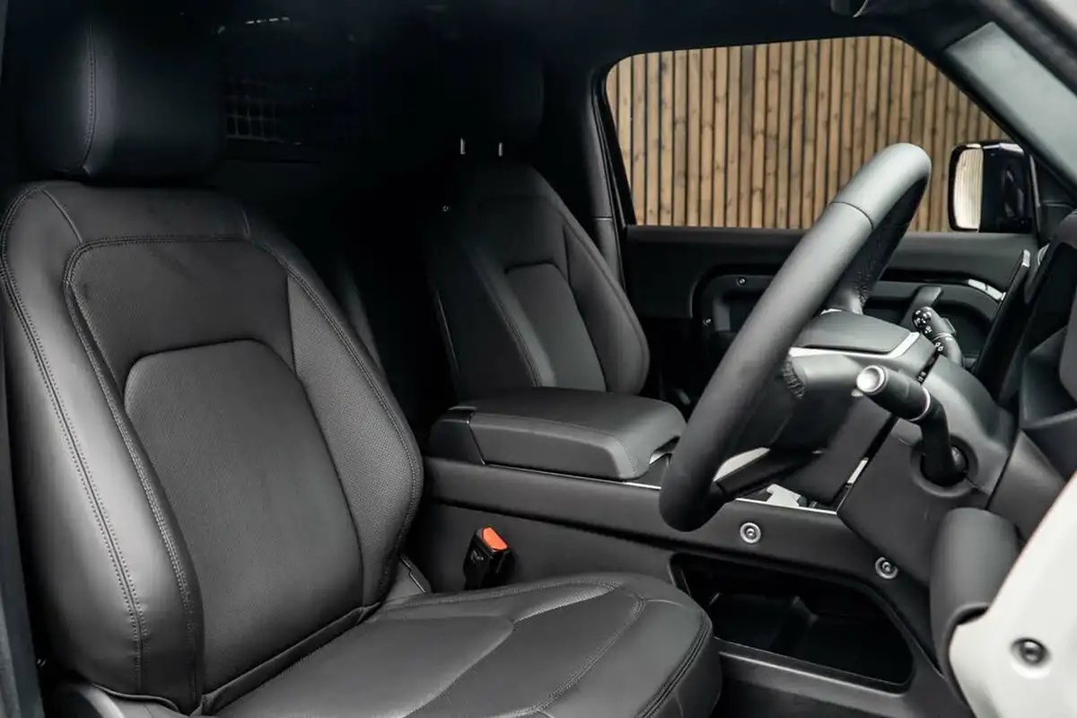 2025-land-rover-90-defender-30-d250-hard-top-x-dynamic-se-90-250pseu6e-big-1