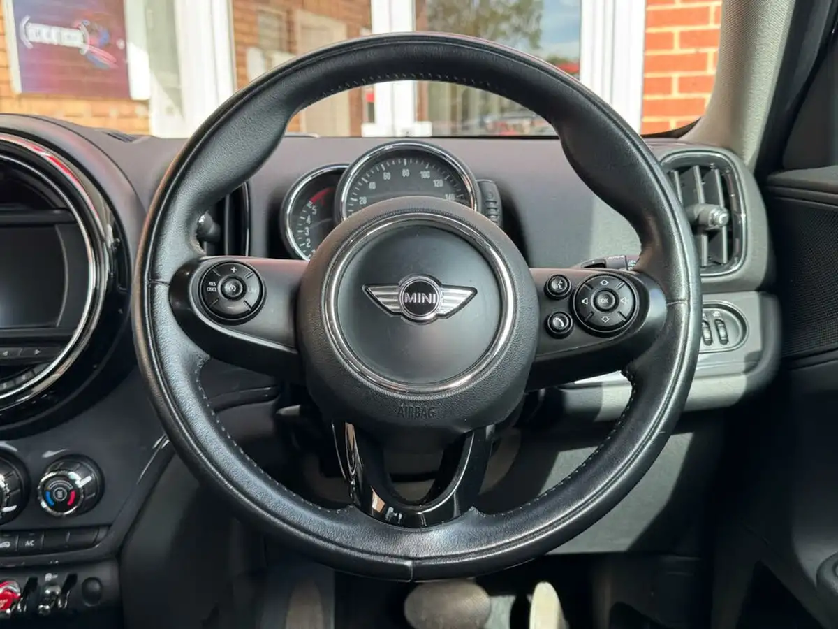 2017-mini-countryman-20td-cooper-d-ss-auto-big-24