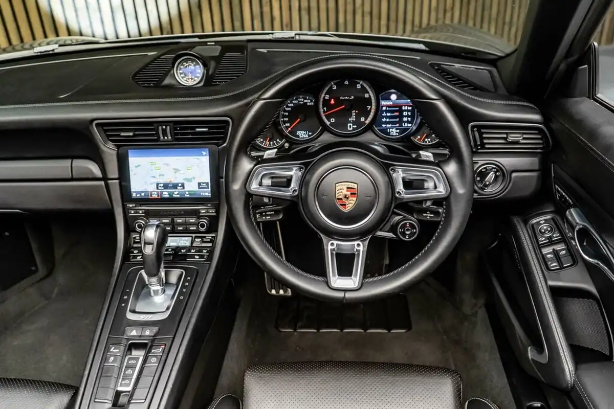 2017-porsche-911-38-turbo-s-cabriolet-big-25