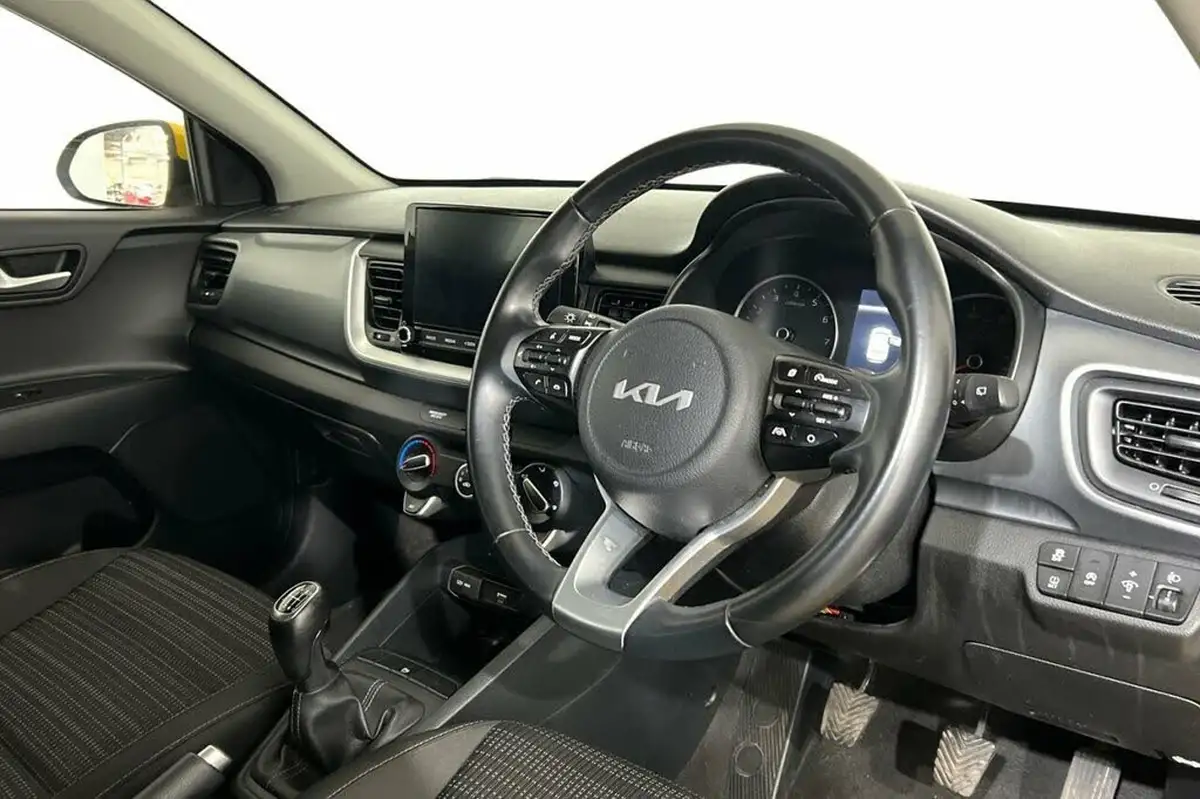 2022-kia-stonic-10-t-gdi-2-big-6